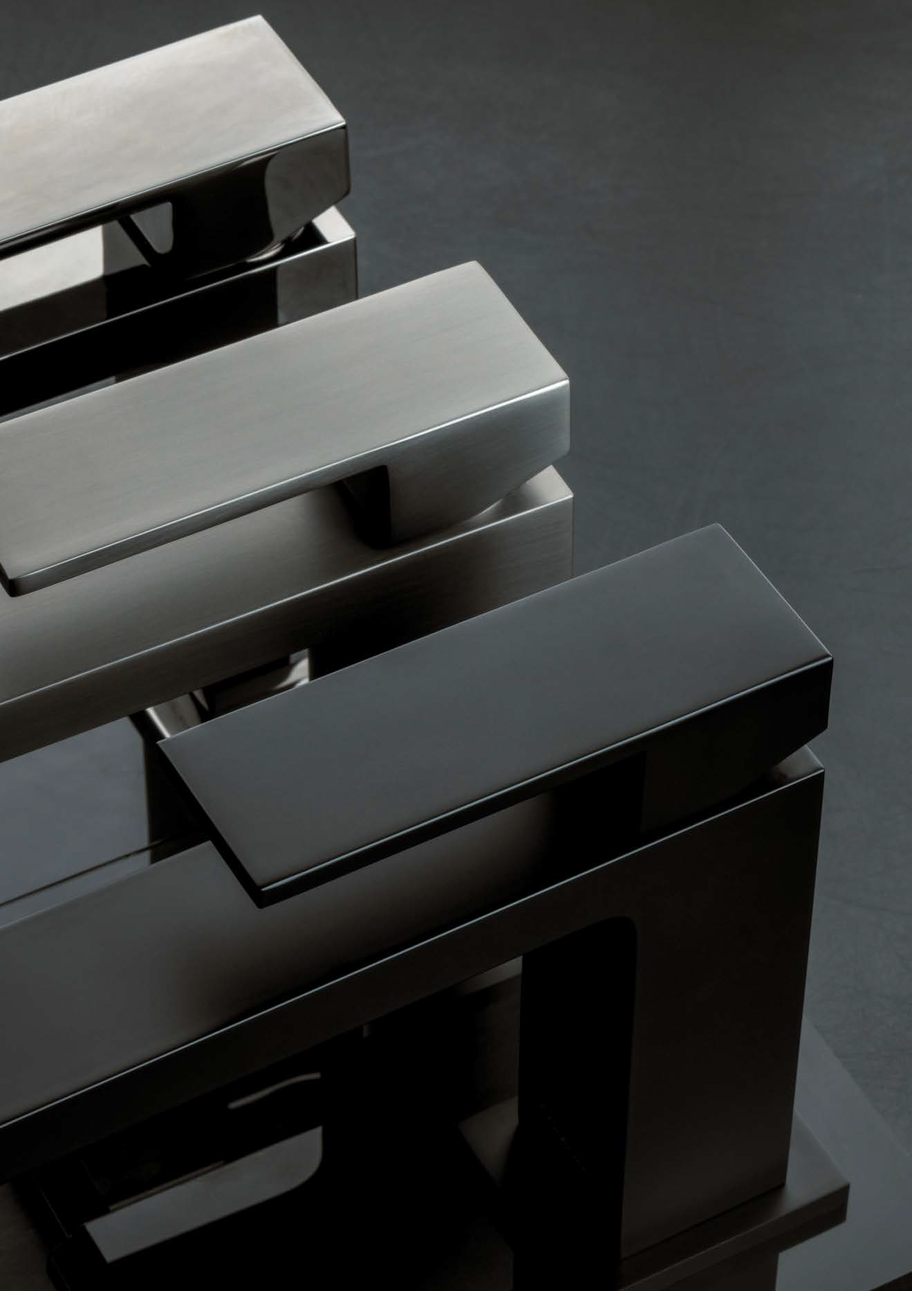 Как выбрать идеальный смеситель для ванной: гид по видам, размерам и механизмам